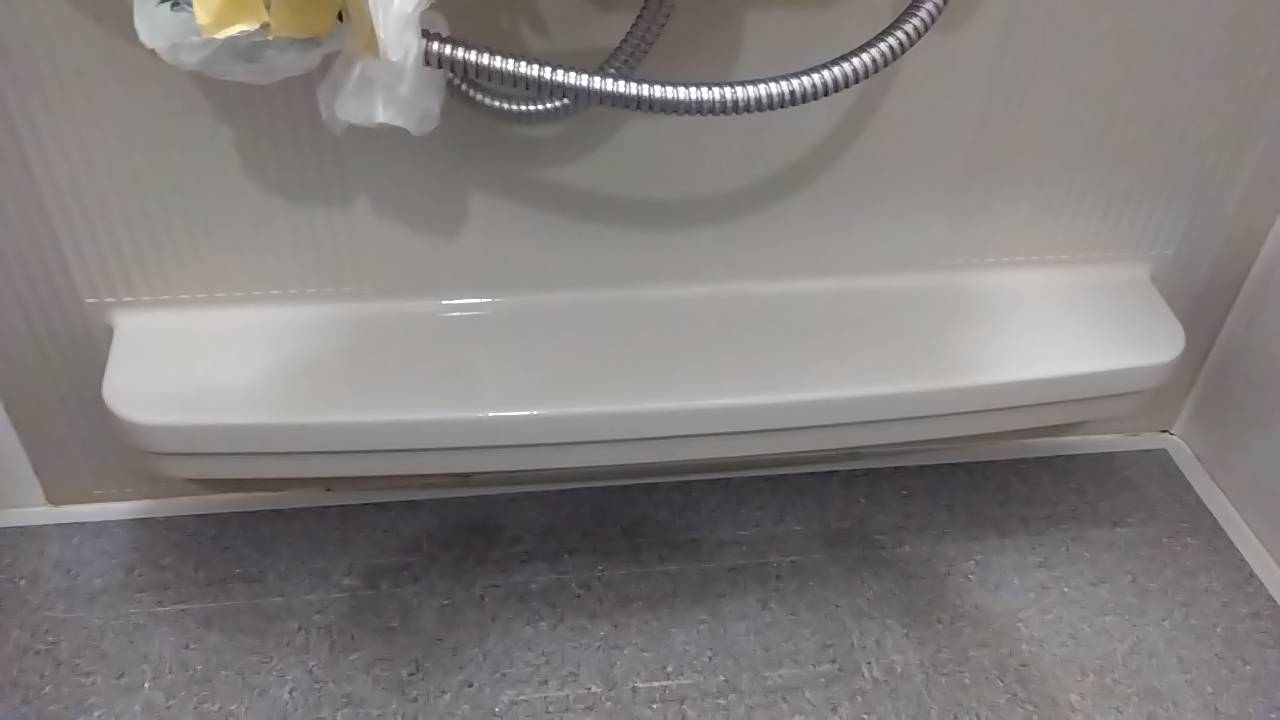 浴室のシャンプー棚修理後②